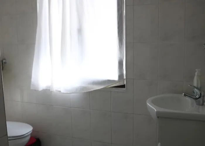 Casa Romao 3* נאזרה