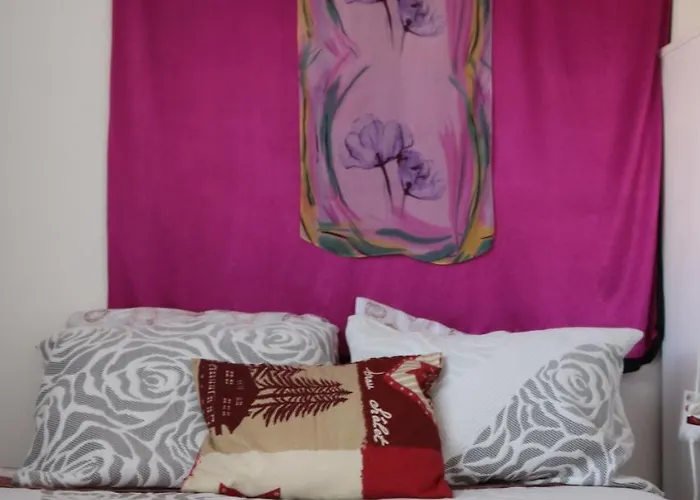 Casa Romao בית הארחה נאזרה